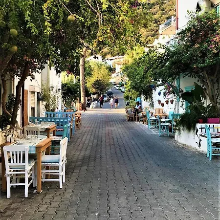Smyrna Uzuncarsi *